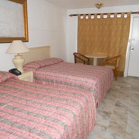 Sea Foam Motel Wildwood Room photo