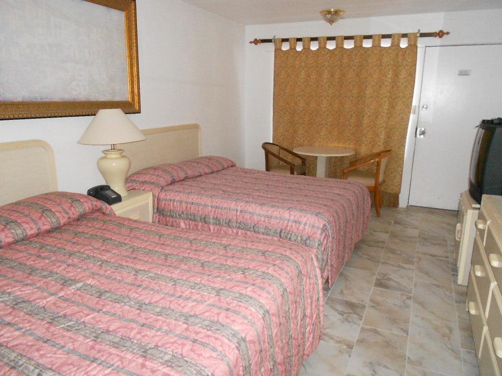 Sea Foam Motel Wildwood Room photo